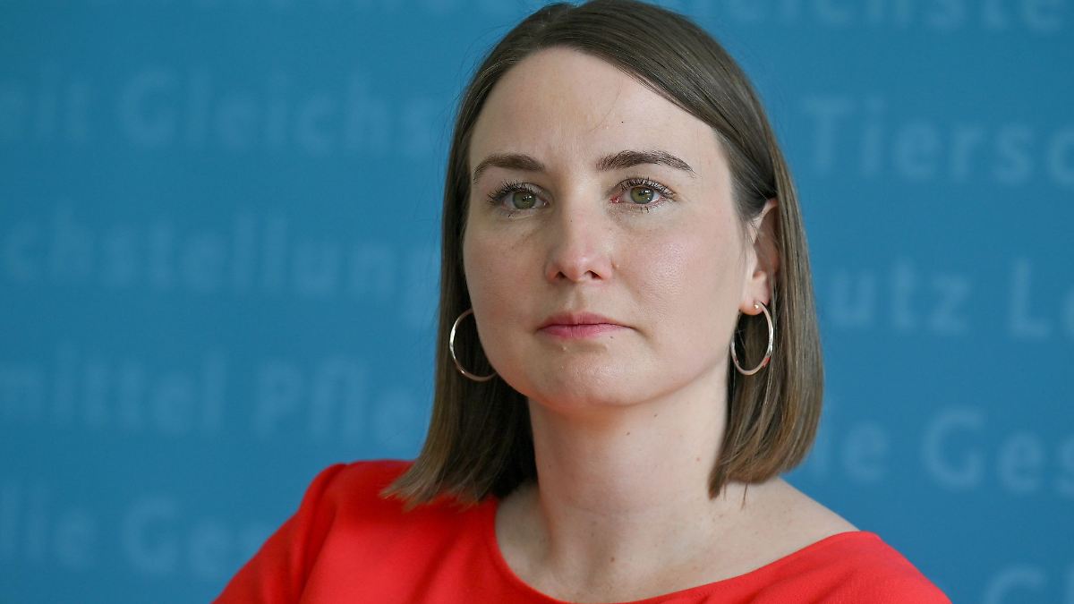 Ministerin Schenk kündigt Pflegeentwicklungsplan an