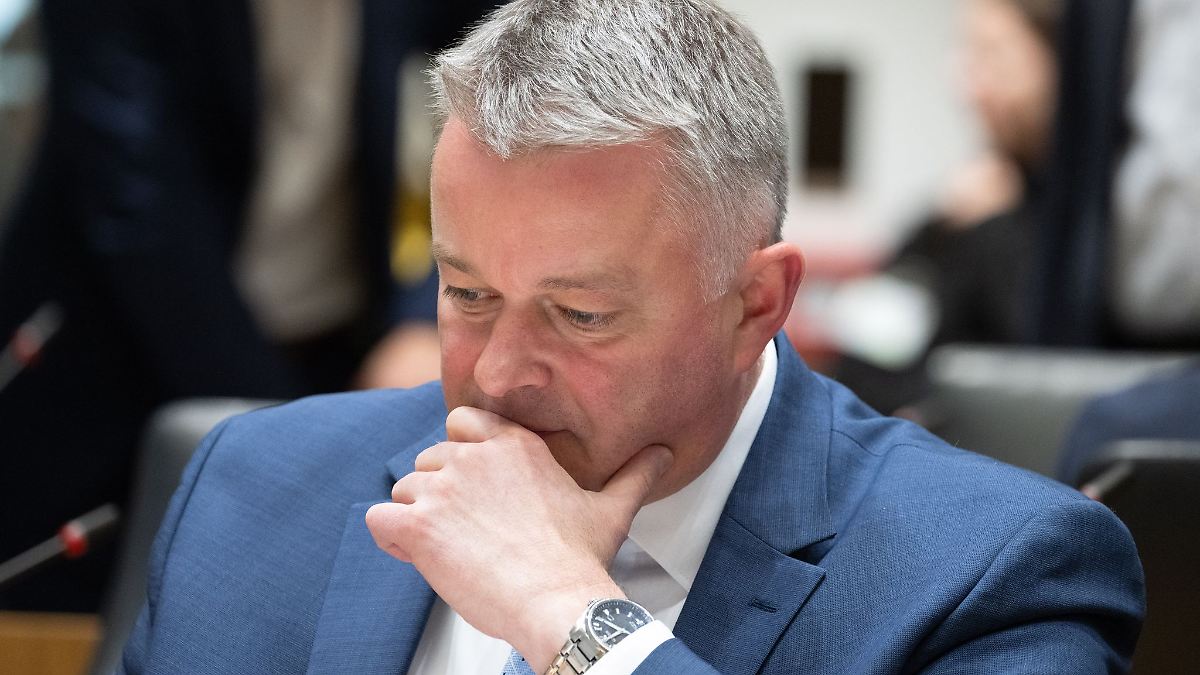 Schnieder würde sich für Flutkatastrophe entschuldigen