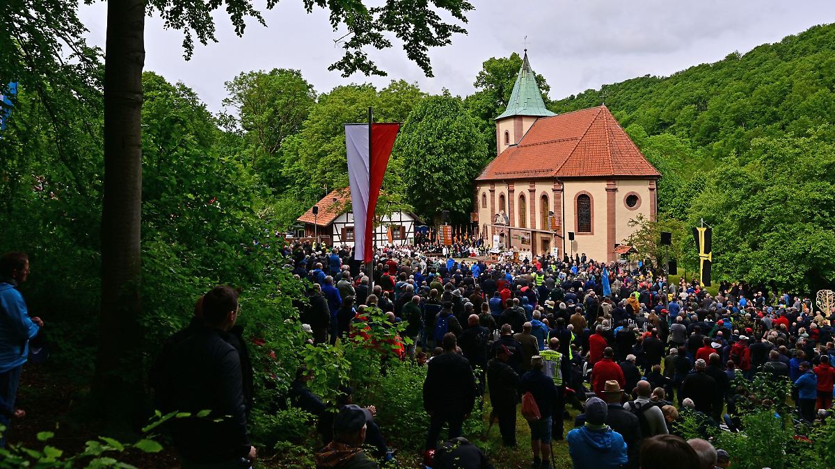 Tausende bei Wallfahrt - viele Ausflügler am Vatertag