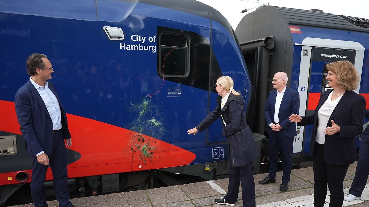 Nightjet-Zug auf "City of Hamburg" getauft