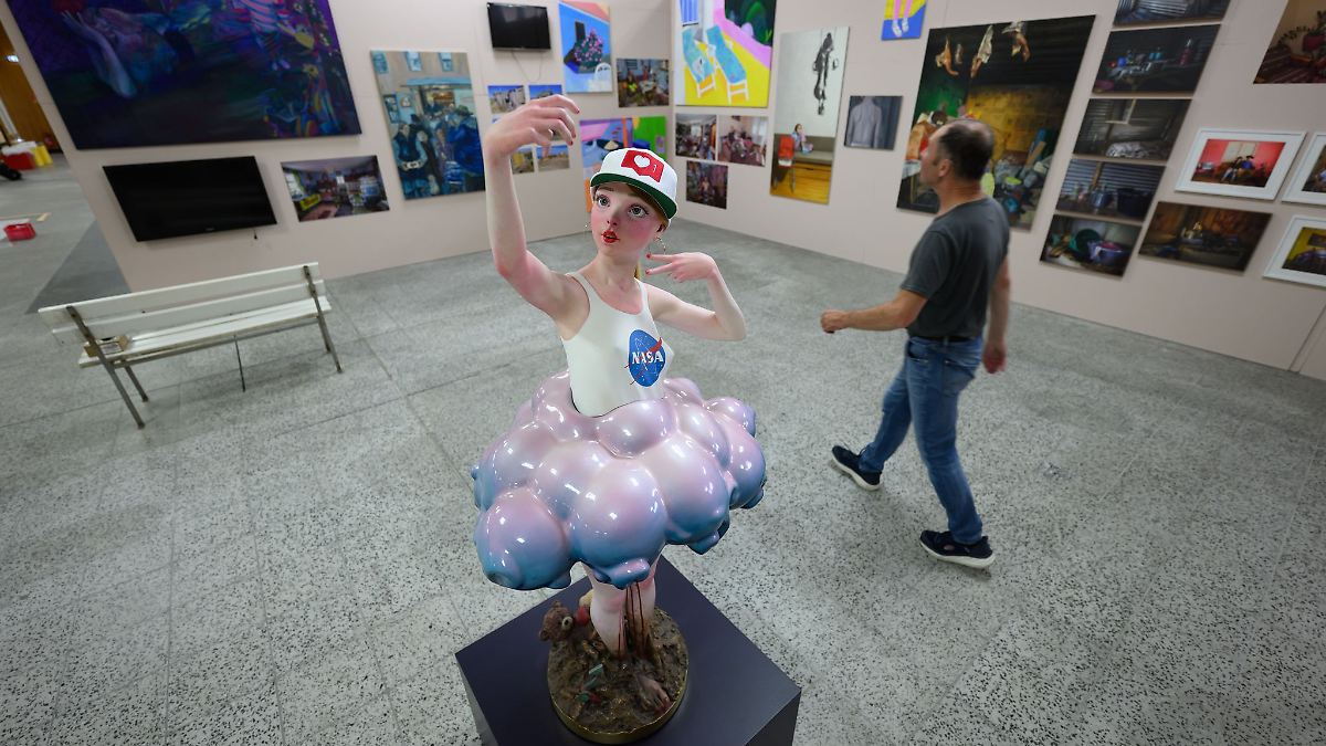 Farbe statt Schwarz-Weiß-Denken - Ostrale 2025 in Dresden