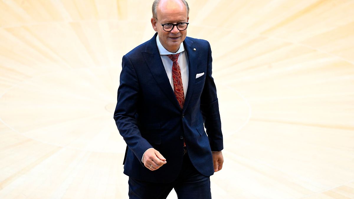 Landtagspräsident Kuper für Reform von Landesverfassung