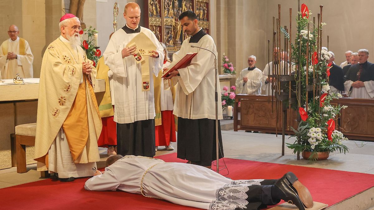 Erste Priesterweihe seit fünf Jahren im Bistum Magdeburg