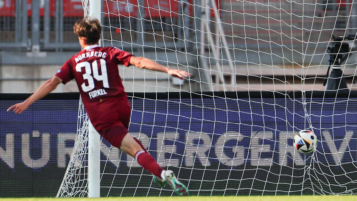 Nürnberg verleiht Forkel nach Regensburg