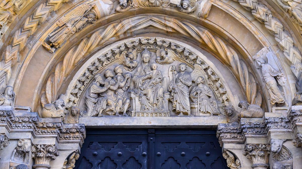 800 Jahre Goldene Pforte - 3.000 Gäste bei Festwochen