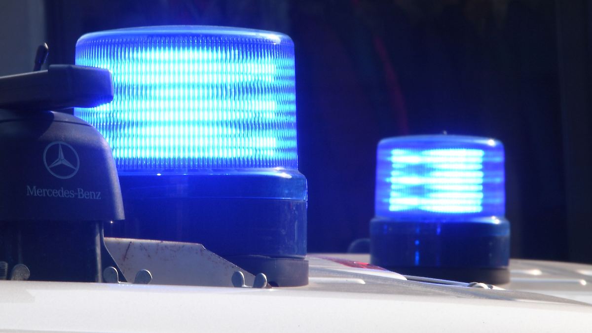 Unfall bei Elmshorn - Frau schwer verletzt aus Auto befreit