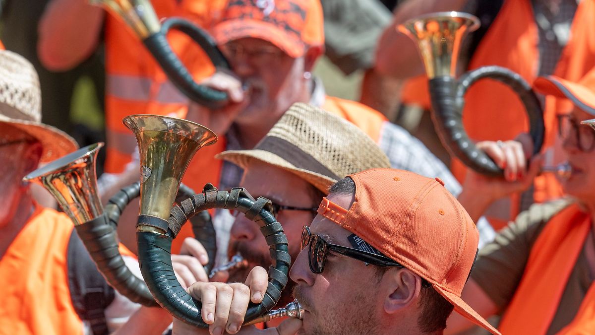 5.000 Jäger demonstrieren in Mainz