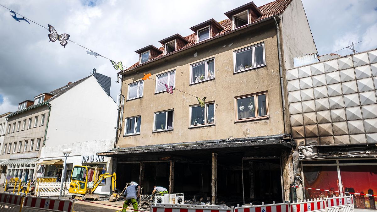 Tödlicher Wohnhausbrand - Polizei ermittelt gegen Mann