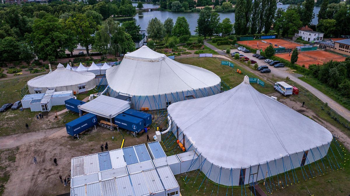Premiere im Zelt - Start für Schweriner Schlossfestspiele