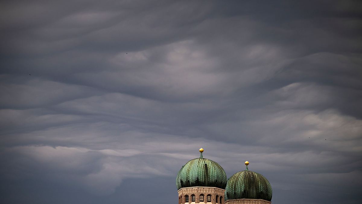 Gewitter mit Starkregen und Wind im Freistaat