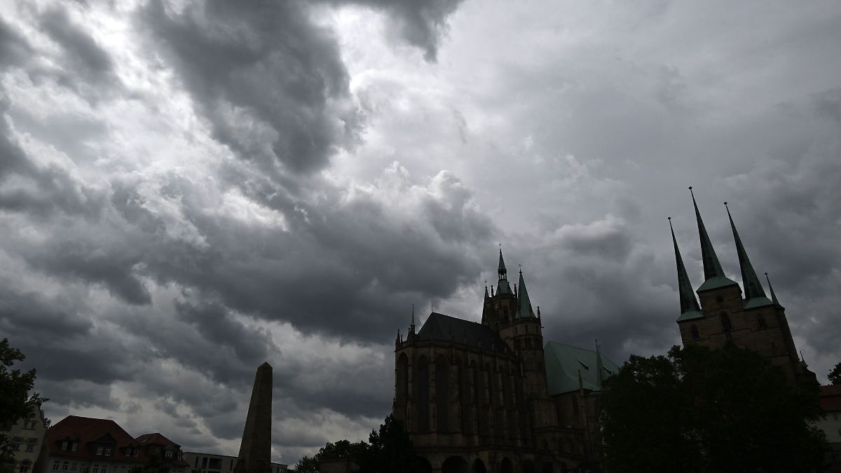 Zahlreiche Unwettereinsätze in Thüringen - Windhose