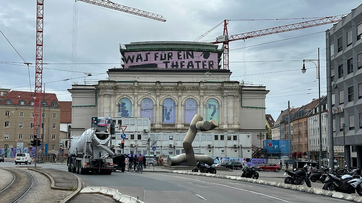 Neue Planer bei teurer Theatersanierung in Augsburg