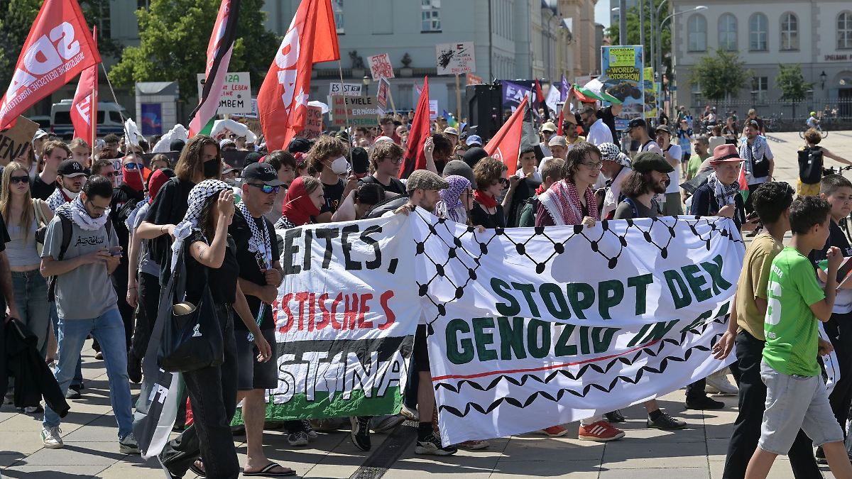 Demos für Palästinenser und Israel in Potsdam