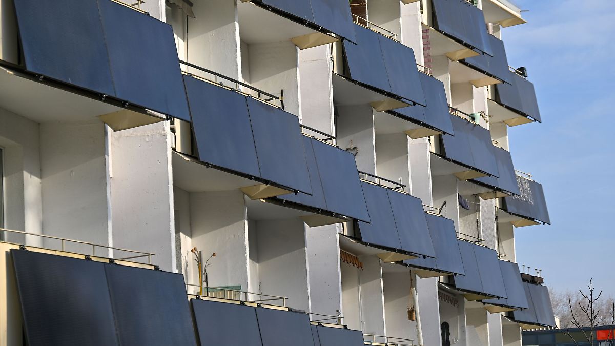 Sonnenstrom selbstgezapft: 200.000 Balkonkraftwerke in NRW