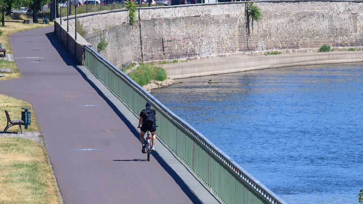 Ufermauer beschädigt - Magdeburg sperrt Teil des Elbuferwegs