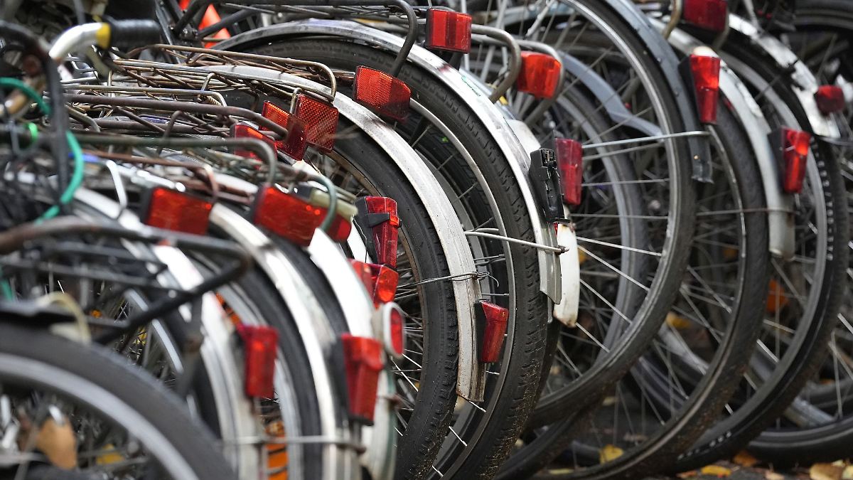 In Rostock steigt die Zahl der abgestellten "Schrotträder"