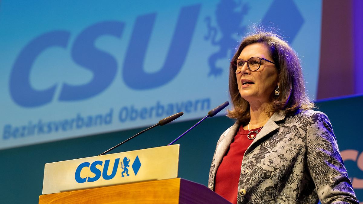Aigner bleibt Vorsitzende der oberbayerischen CSU