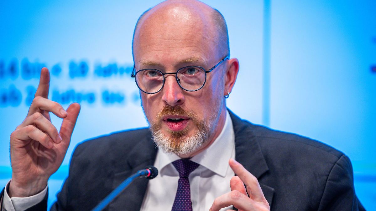 Radikalisierung Jugendlicher über Internet besorgt Minister