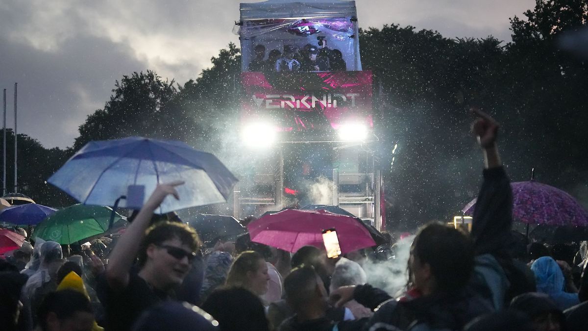 Alkohol und Drogen sorgen bei Rave für Rettungseinsätze