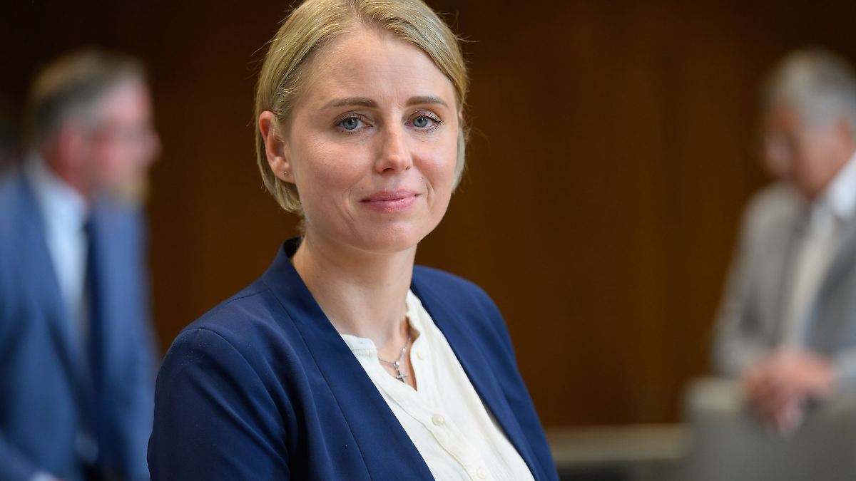 AfD fordert Baby-Begrüßungsgeld von 2.000 Euro