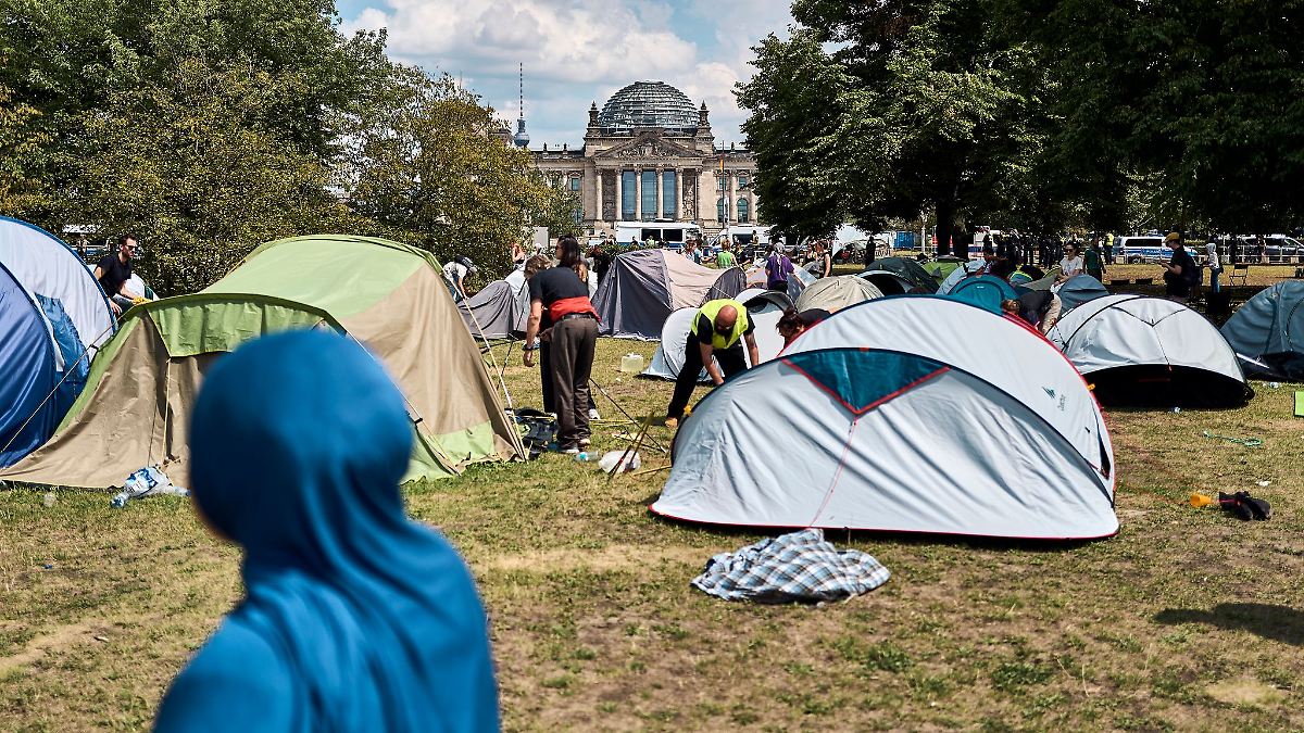 Gericht bestätigt: Palästina-Camp darf zurück ans Kanzleramt