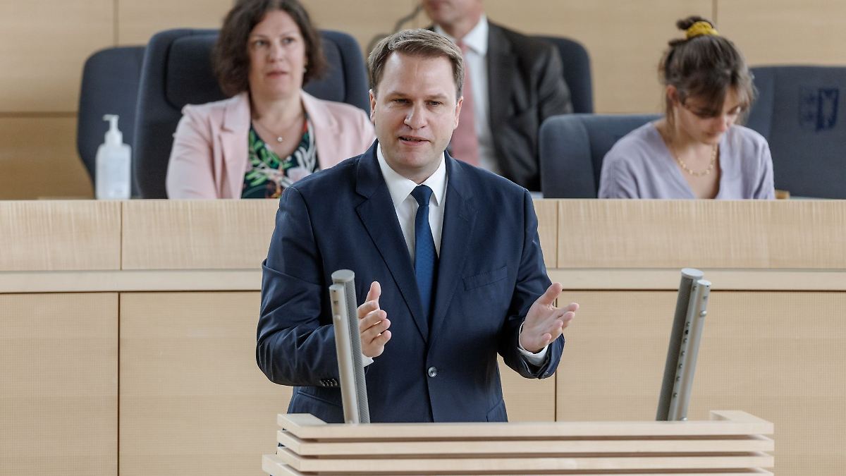 Landtag debattiert über Feuerwehr-Führungen