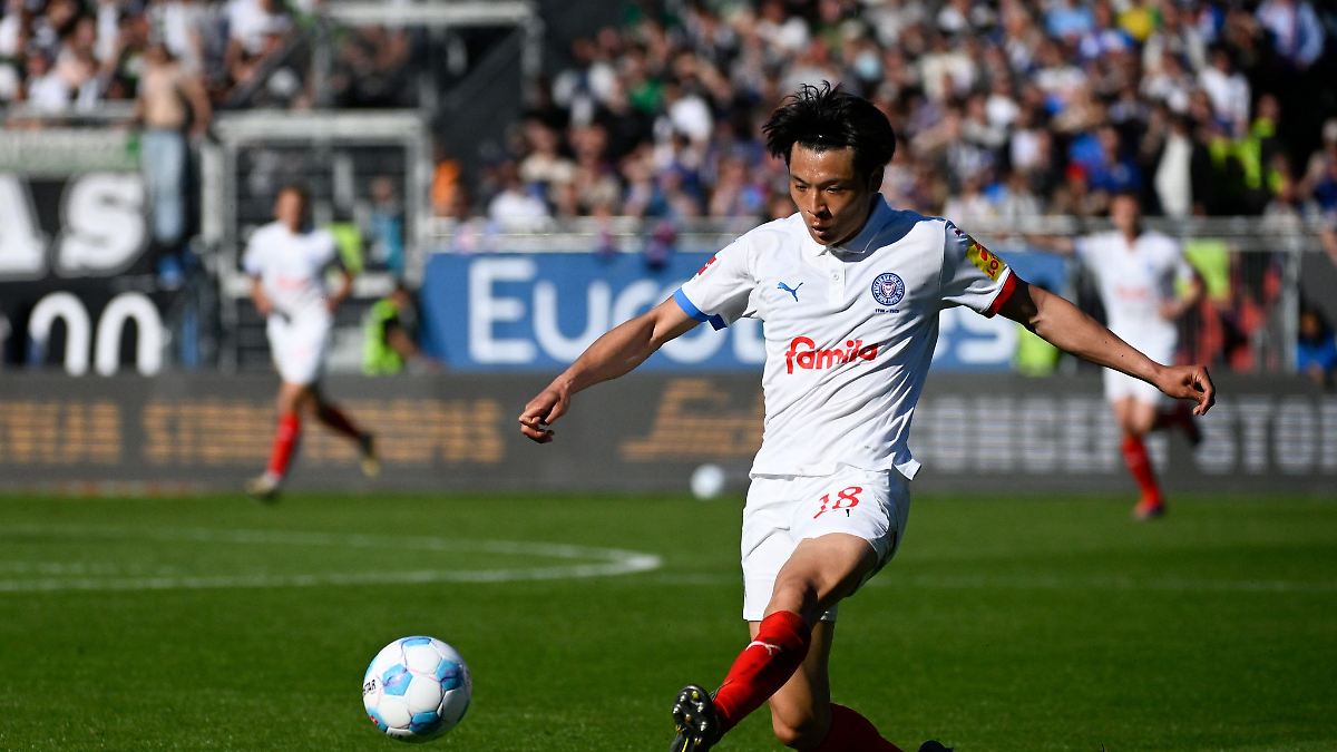 Medien: Gladbach holt Kiel-Stürmer Machino