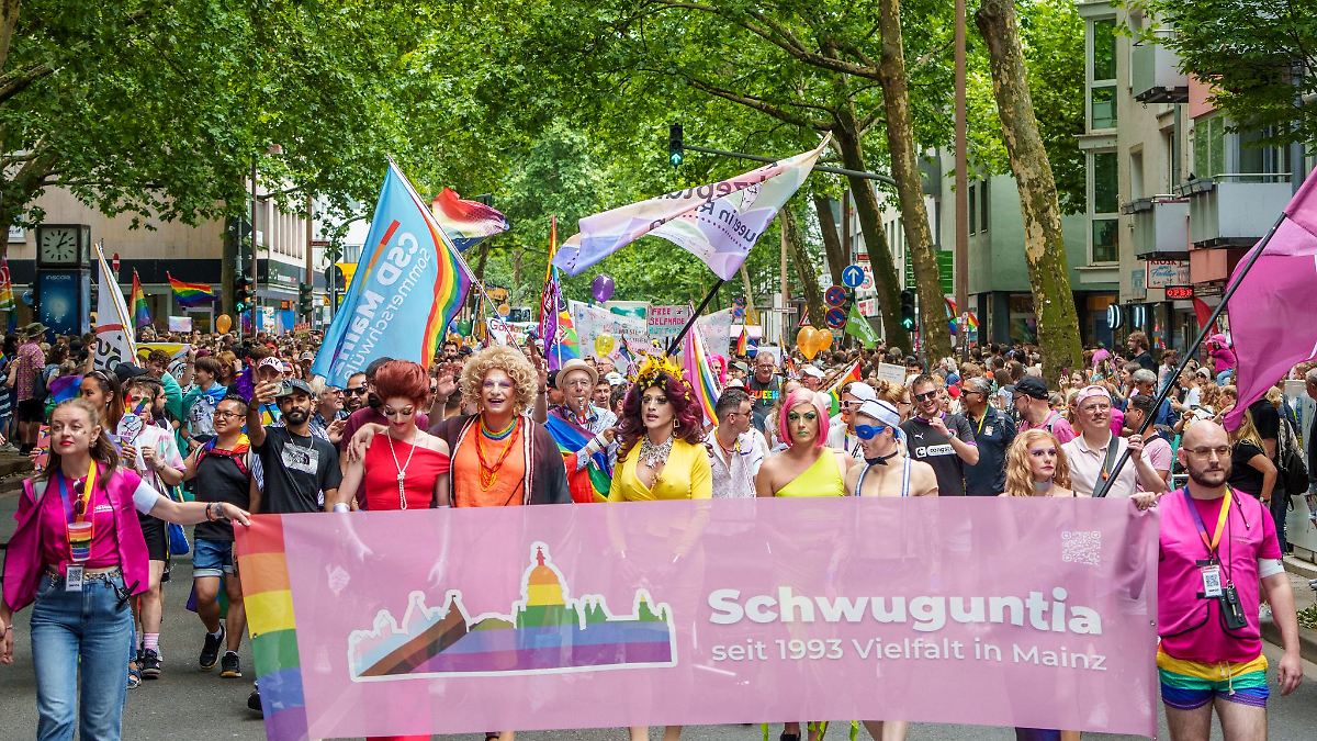 Mehr als 7.000 Menschen bei Christopher-Street-Day in Mainz
