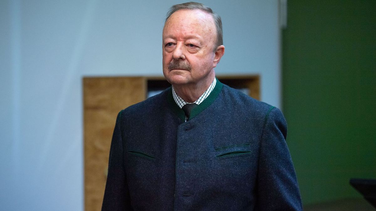 Sparkassenaffäre: Bekommt verurteilter Ex-Banker Ruhegeld?