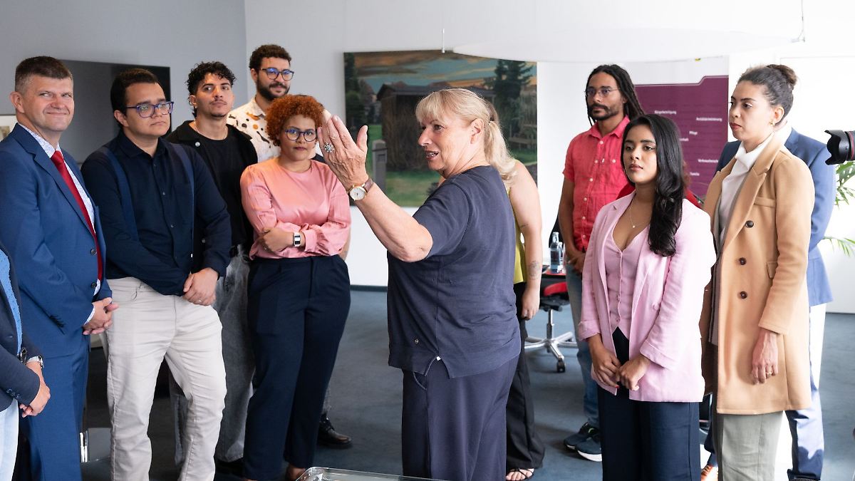 Köpping: Anwerbung von Pflegern aus Brasilien noch schwierig