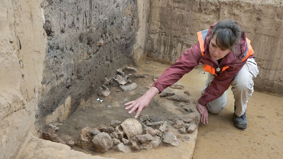 Rund 5.000 Jahre alte Opfergruben bei Gerstewitz freigelegt