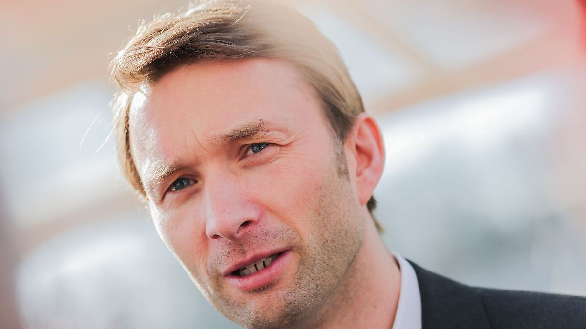 Bayer Leverkusen verleiht Neuzugang Faye an FC Lorient