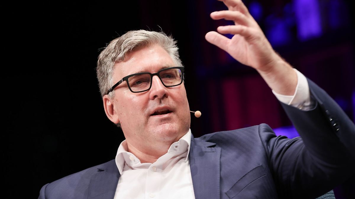 Hellmann über deutsche Clubs: "Liga muss mehr reisen"