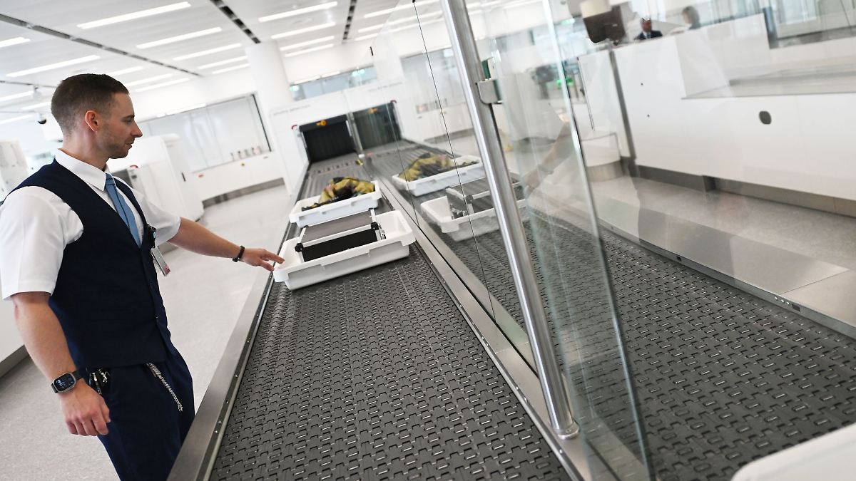 Zoll findet 70 Kilogramm Marihuana am Münchner Flughafen