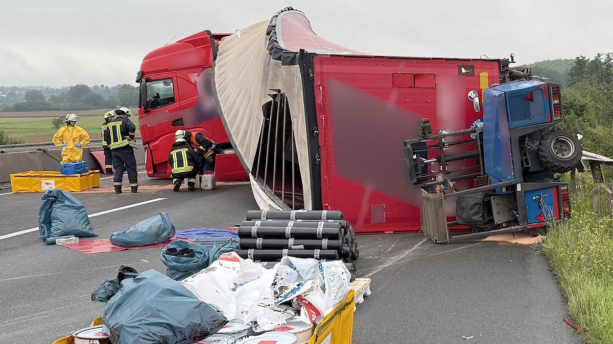 A5 nach Lastwagen-Unfall in Richtung Süden gesperrt