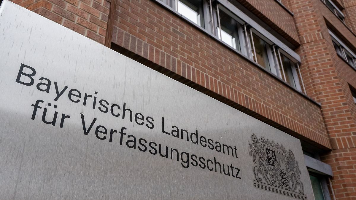 Herrmann: Innere Sicherheit von links und rechts bedroht