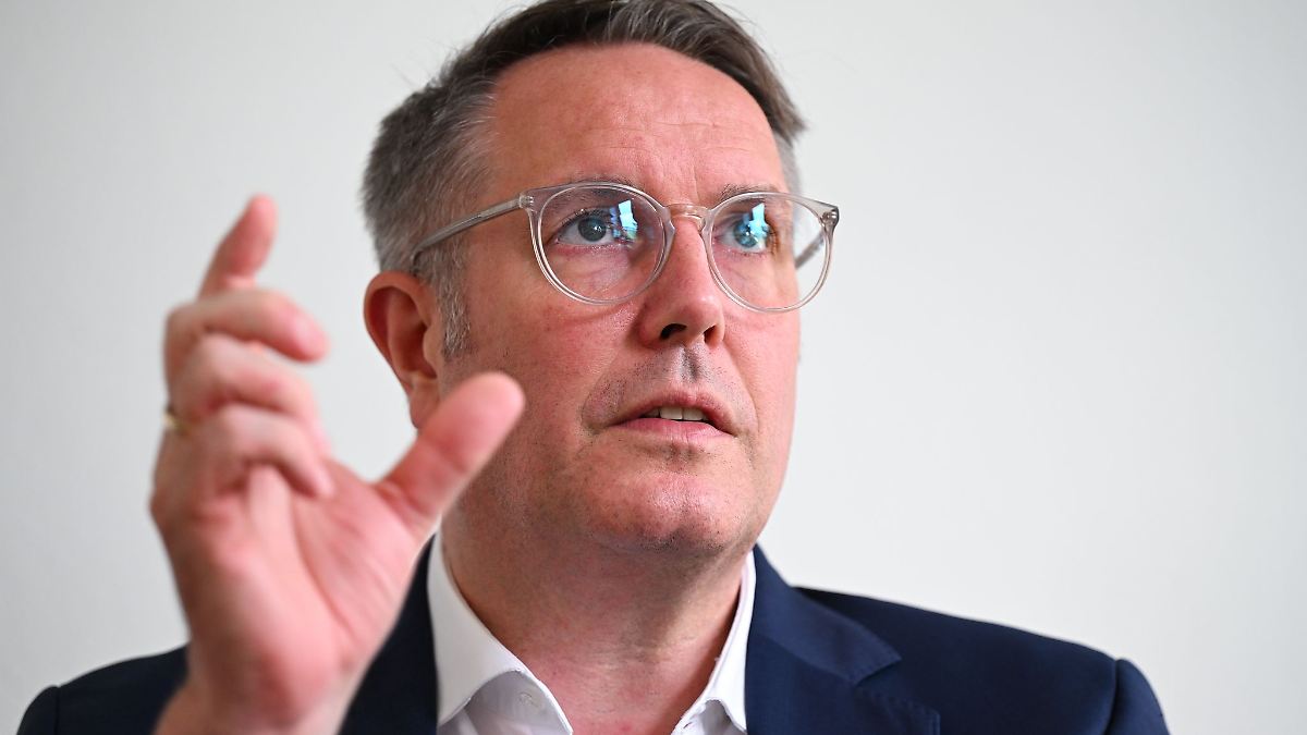 Schweitzer will Reformen bei Sozialstaat und Finanzen