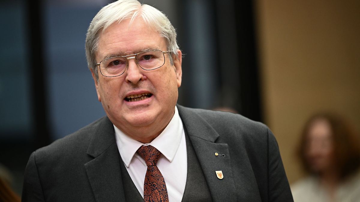 Ex-Minister Steinbach soll Kanzlei-Beraterjob ruhen lassen