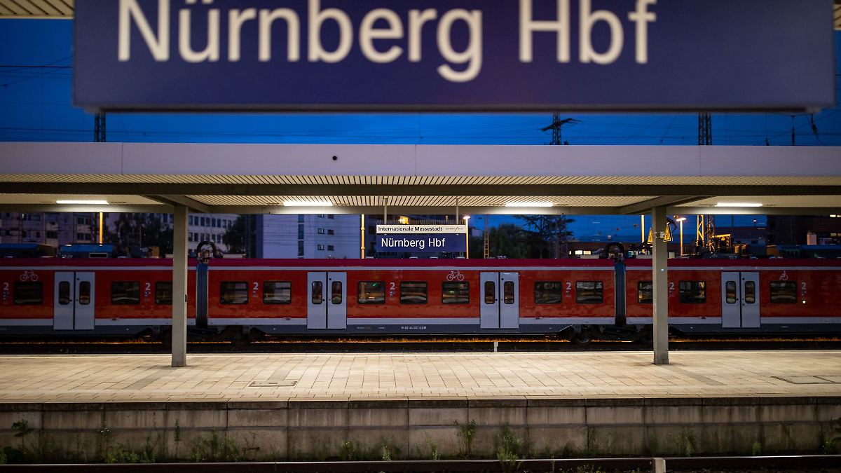 Brennender Triebwagen - Hauptbahnhof Nürnberg gesperrt
