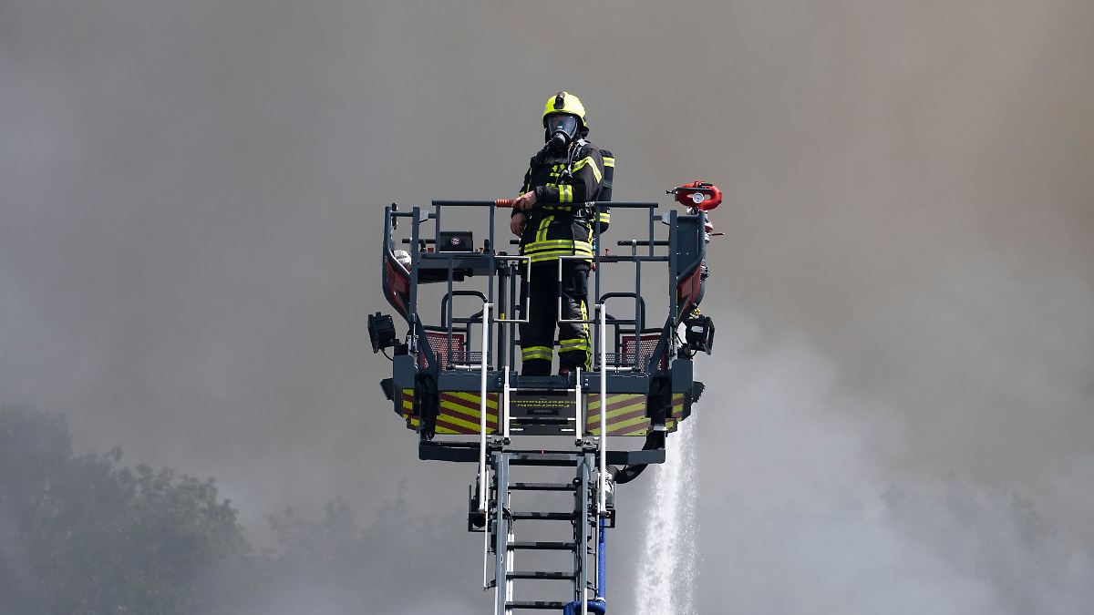 Großbrand in Niedernhausen am frühen Morgen gelöscht