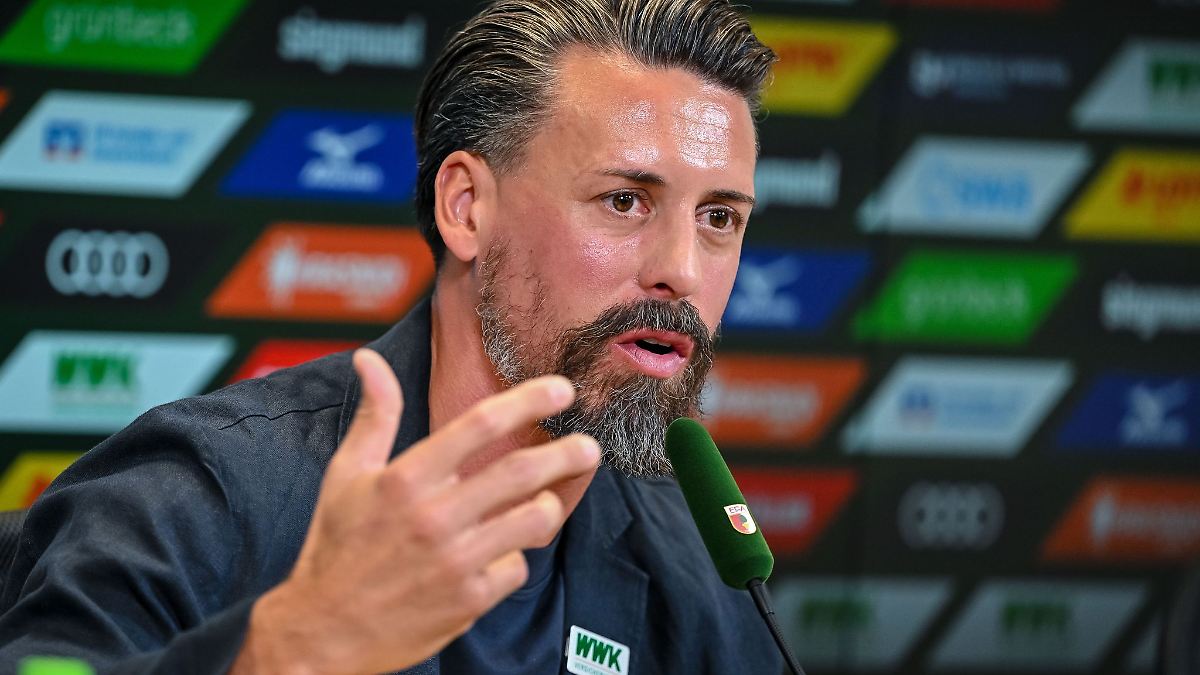 Nach Hand-OP: FCA-Kapitän Gouweleeuw fit - Dahmen im Tor