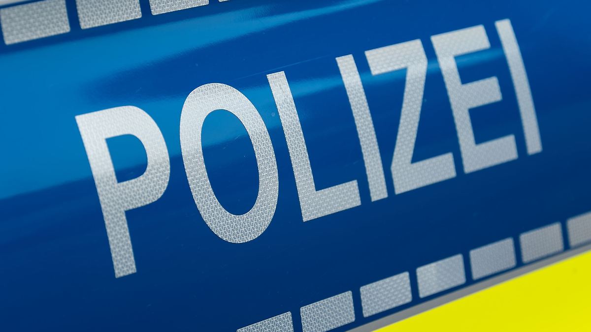 Auto überschlägt sich, drei Verletzte - Fahrer war betrunken