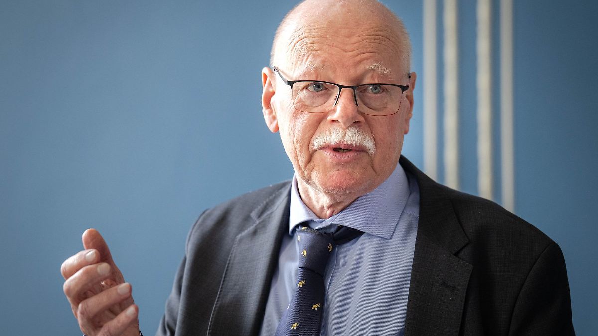 Bremens Innensenator Ulrich Mäurer kündigt Rückzug an