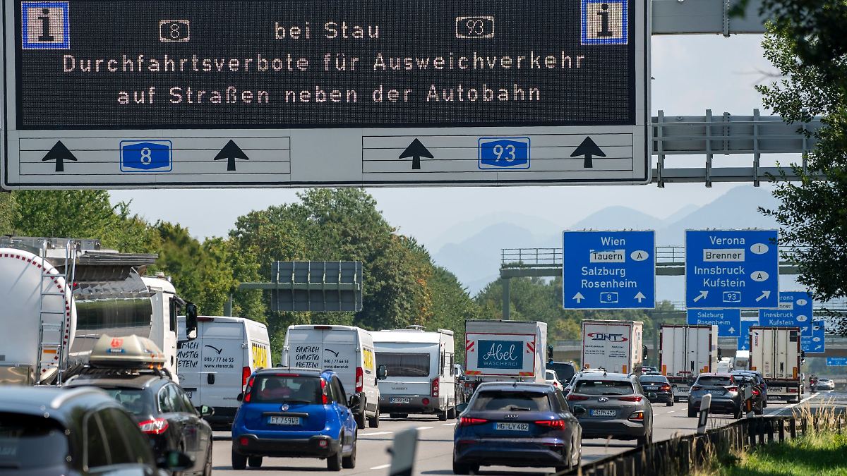Etliche Verstöße gegen Abfahrverbote an A8 und A93