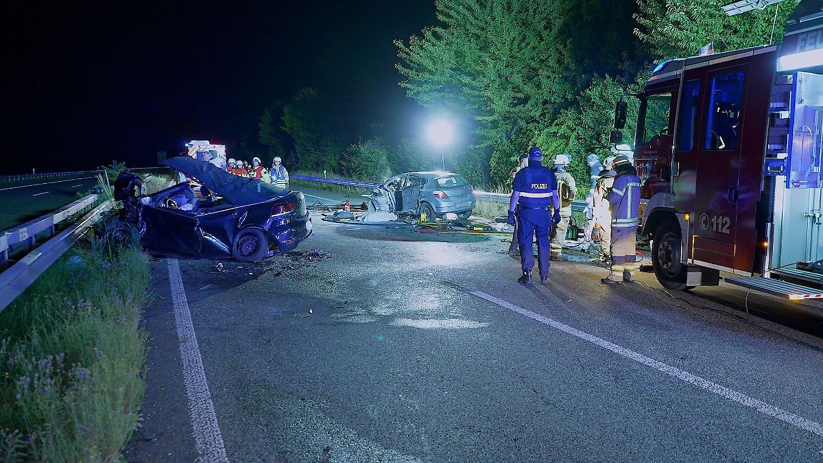 Unfall mit drei Toten: Mitfahrerin "in akuter Lebensgefahr"