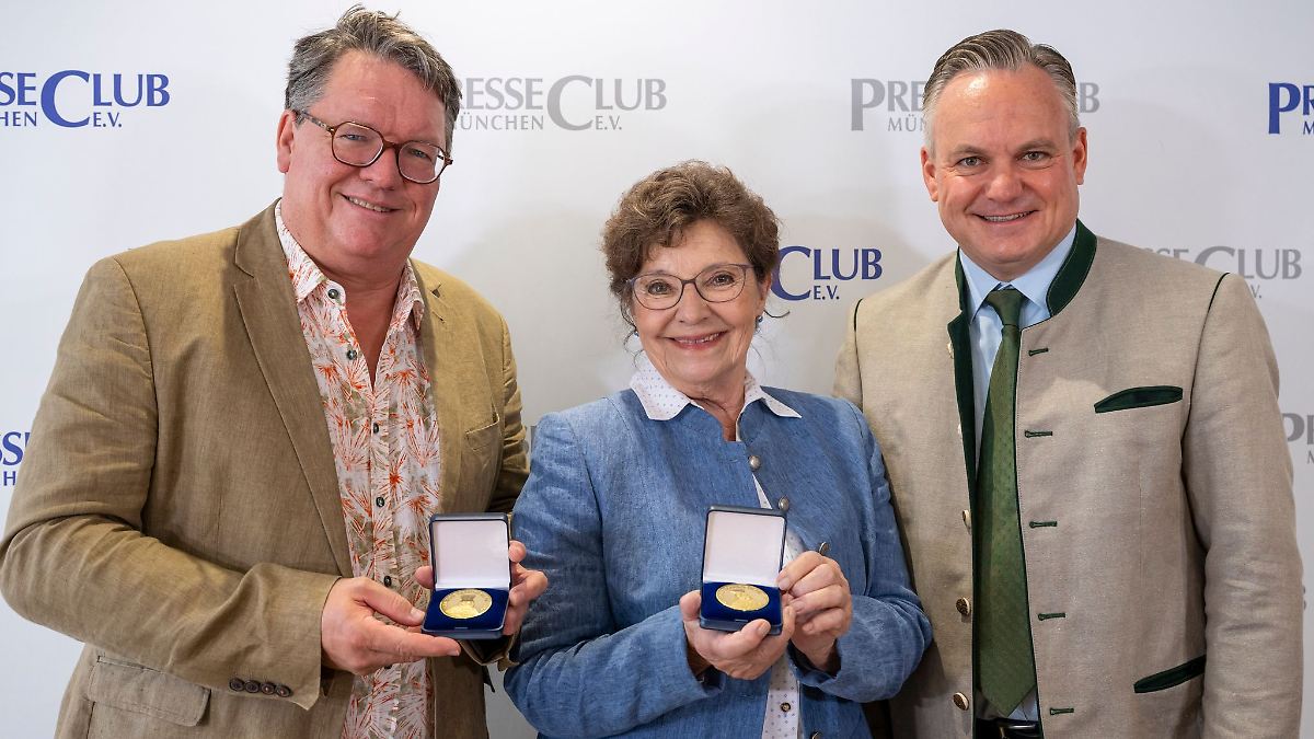 Tassilo-Medaille für Verdienste um den bairischen Dialekt
