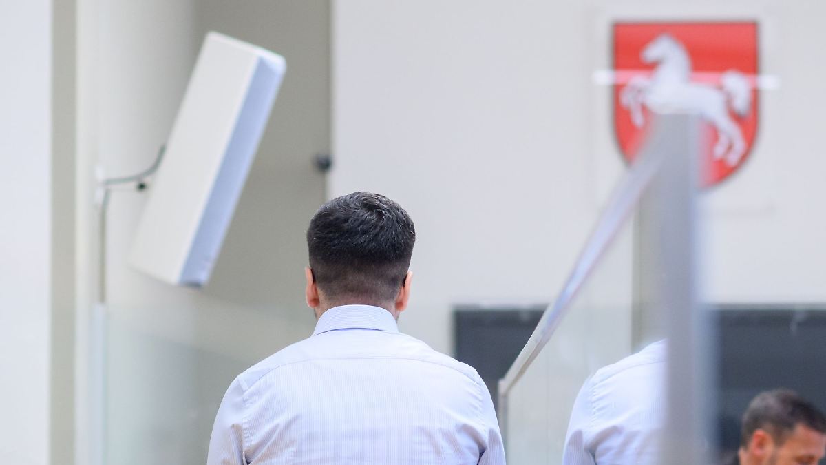 Staatsanwalt vor Gericht - viele Thesen zu undichter Stelle