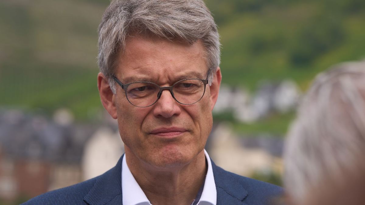 Minister Schnieder: A1-Lückenschluss dringend erforderlich