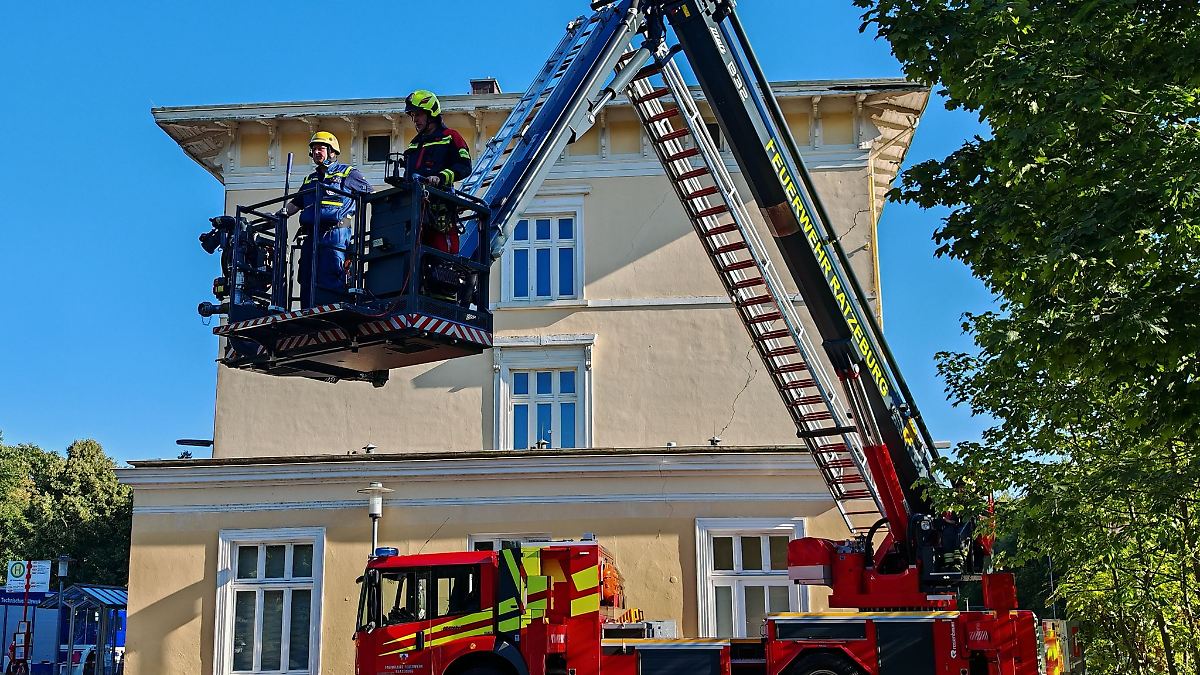 Riss im Mauerwerk im Bahnhof Ratzeburg: Züge fahren wieder