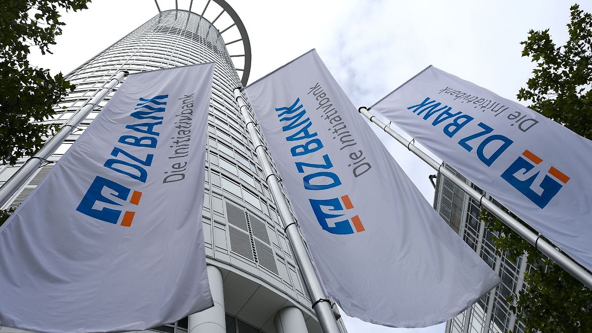 DZ Bank nach Rekordhalbjahr zuversichtlicher für 2025